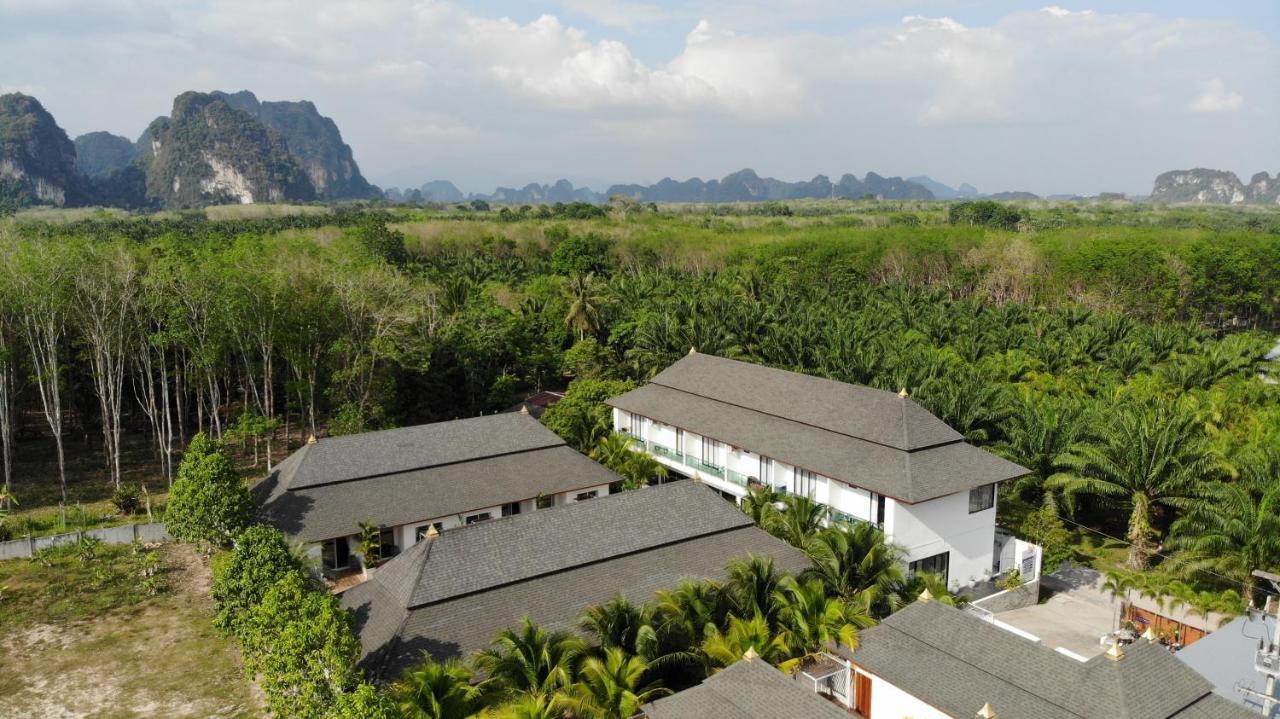 Amadha Villas Retreat - Free Tuk-Tuk Service To The Beach Ao Nang Exteriör bild